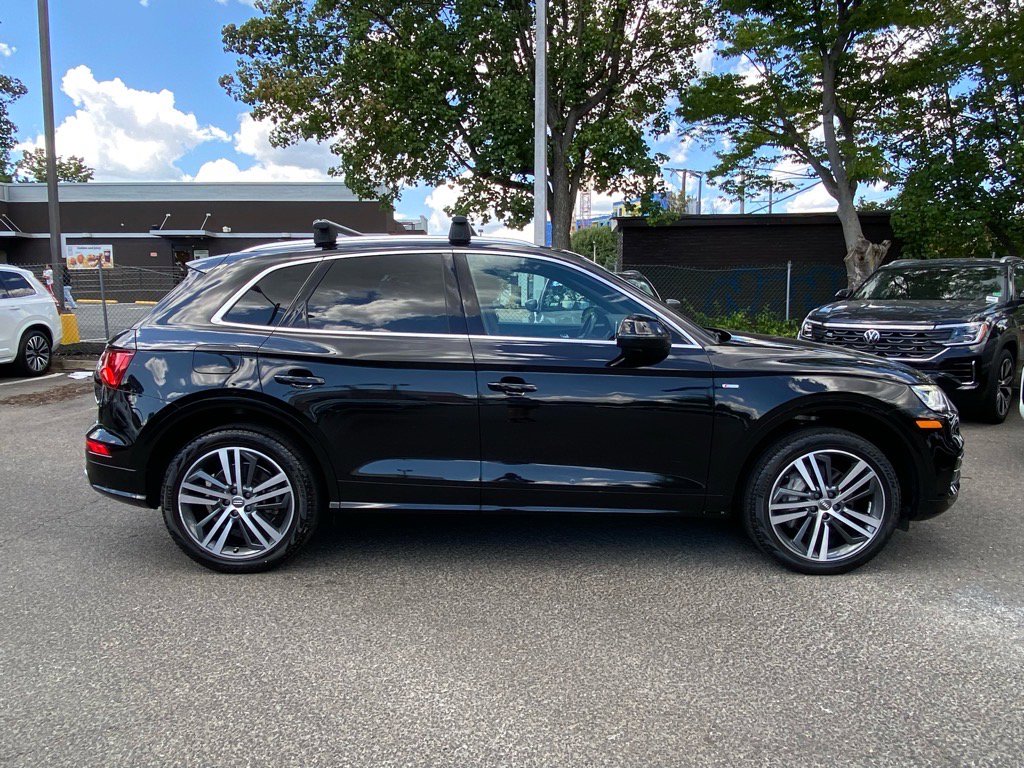 Used 2020 Audi Q5 e Premium Plus w/ Premium Plus Package image 2
