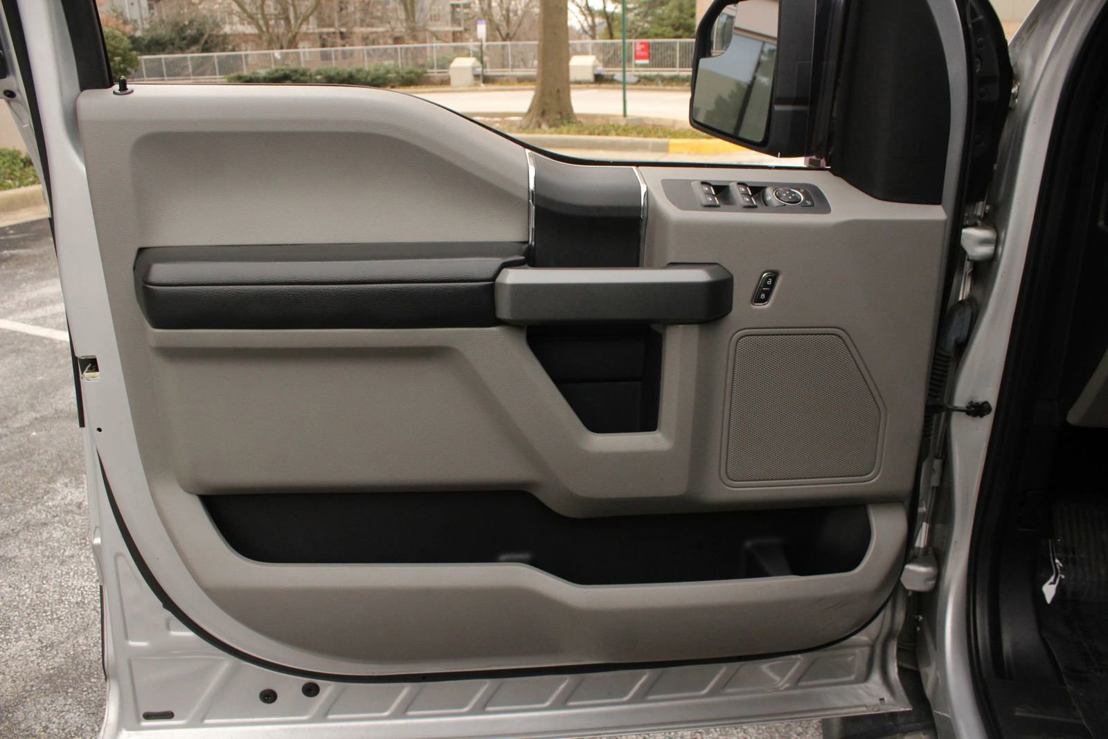 Used 2016 Ford F150 XLT AWD/4WD image 15