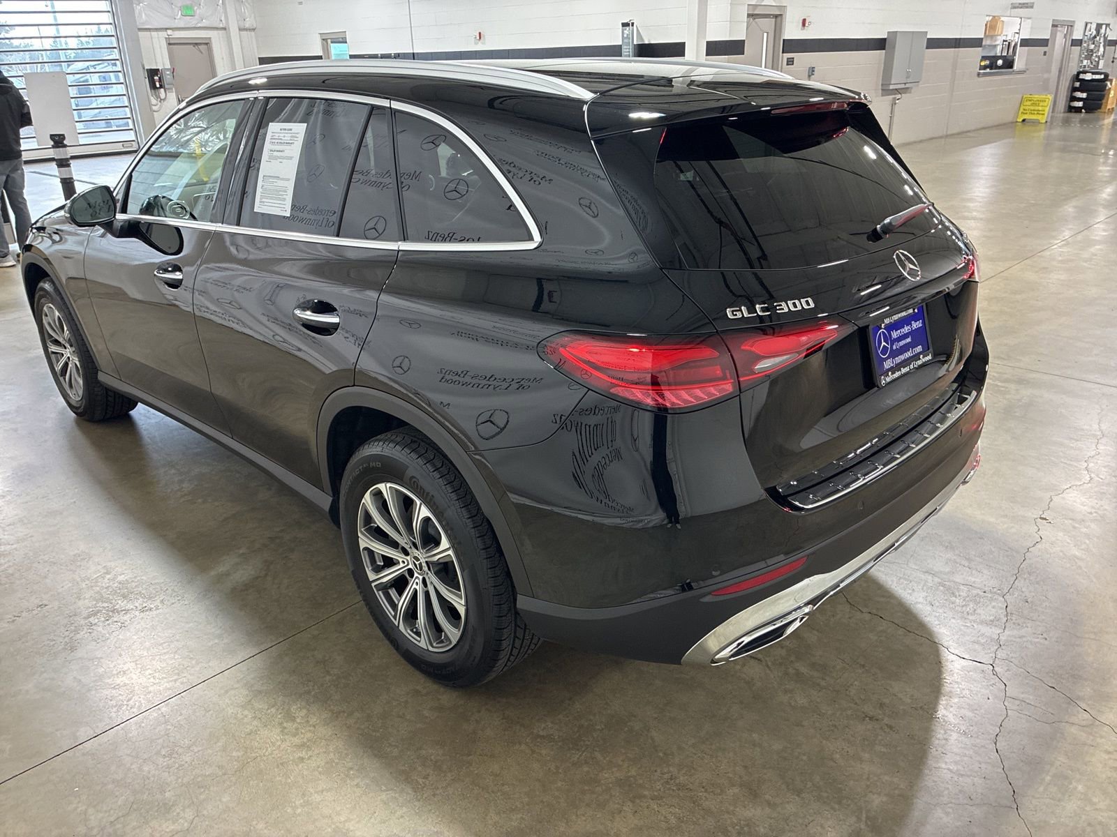 Used 2025 Mercedes-Benz GLC 300 GLC 300 image 7