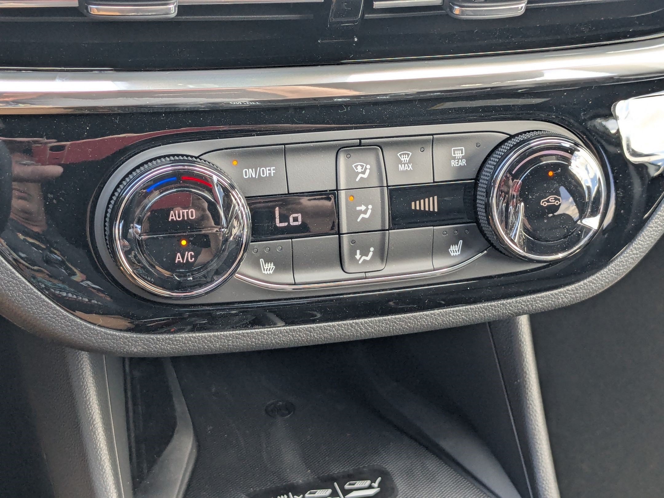 New 2026 Buick Envista Sport Touring w/ Convenience I Package FWD image 19