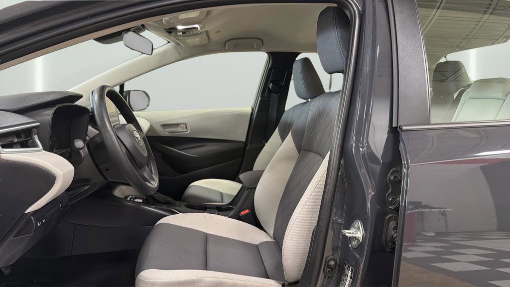 Used 2025 Toyota Corolla LE w/ LE Premium Package image 23