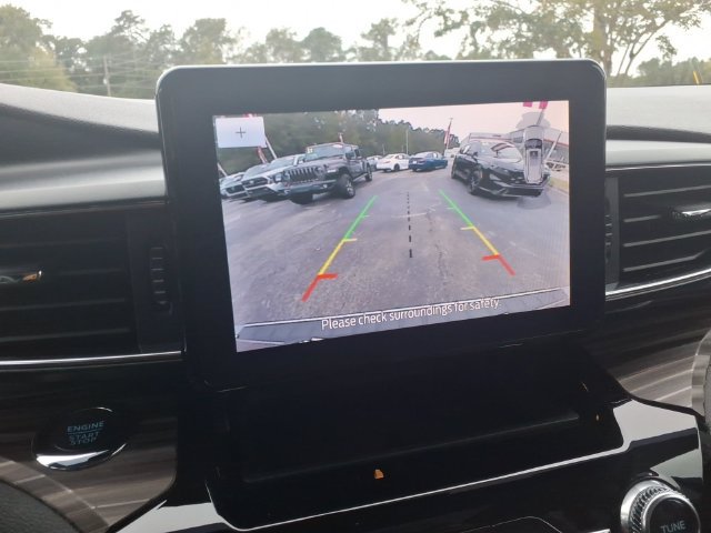 Used 2023 Ford Explorer Limited w/ Equipment Group 301A RWD image 22