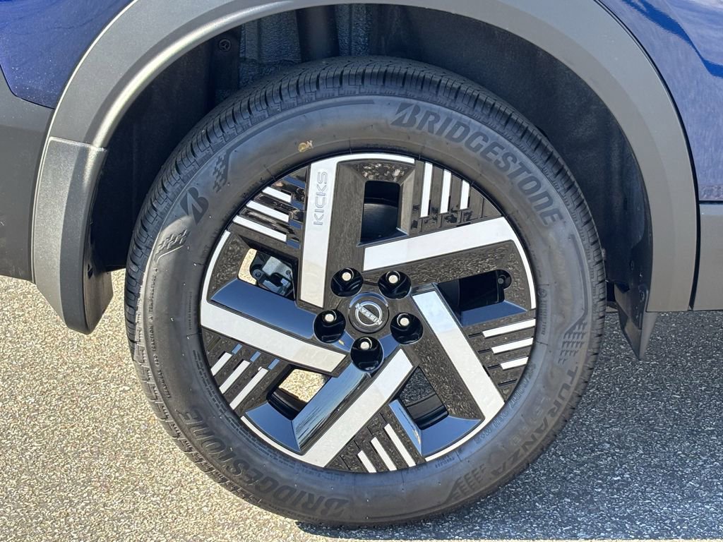 New 2026 Nissan Kicks SV image 7