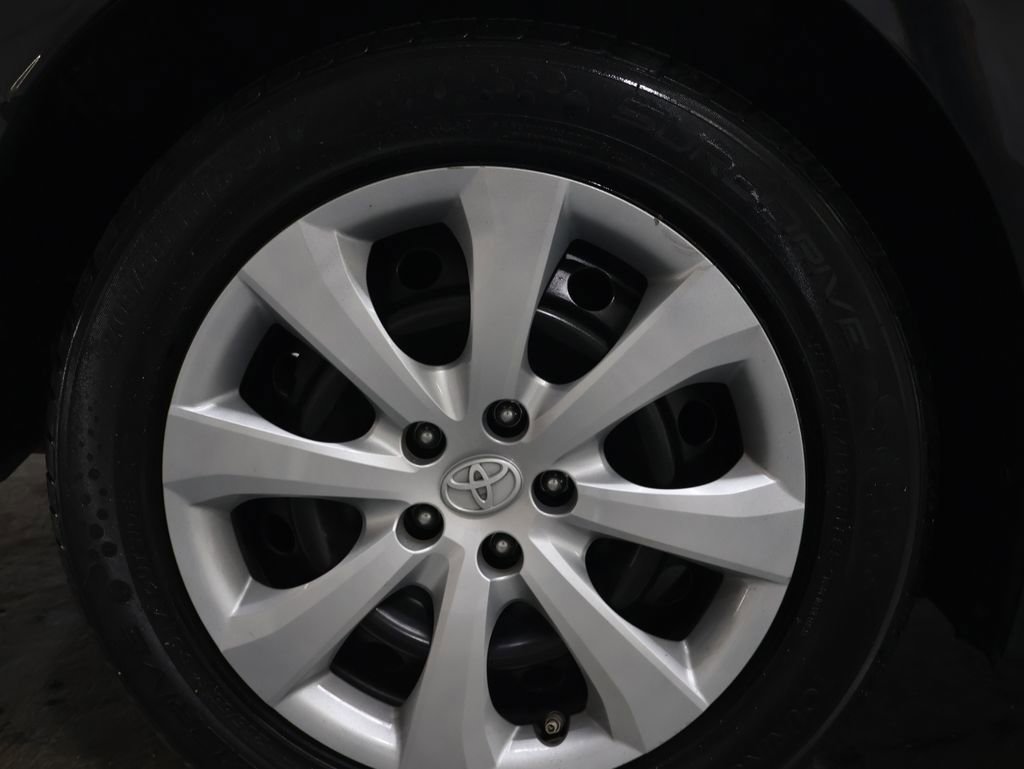 Used 2022 Toyota Corolla LE image 30