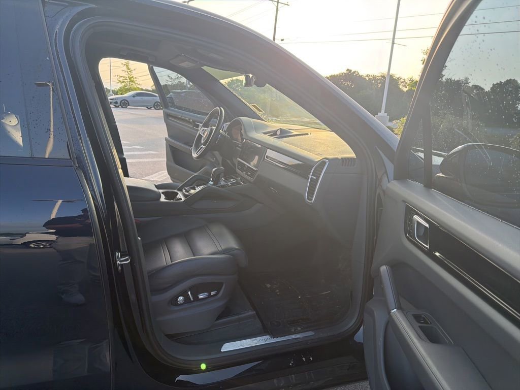 Used 2019 Porsche Cayenne AWD/4WD image 28