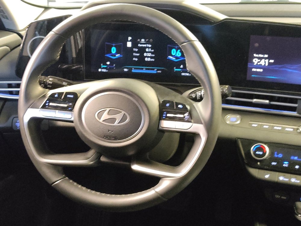 Used 2025 Hyundai Elantra SEL image 22