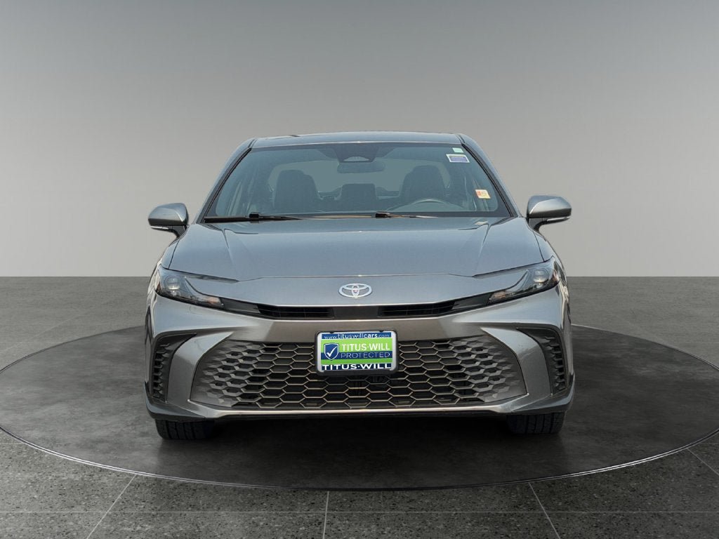 Used 2025 Toyota Camry SE FWD image 2