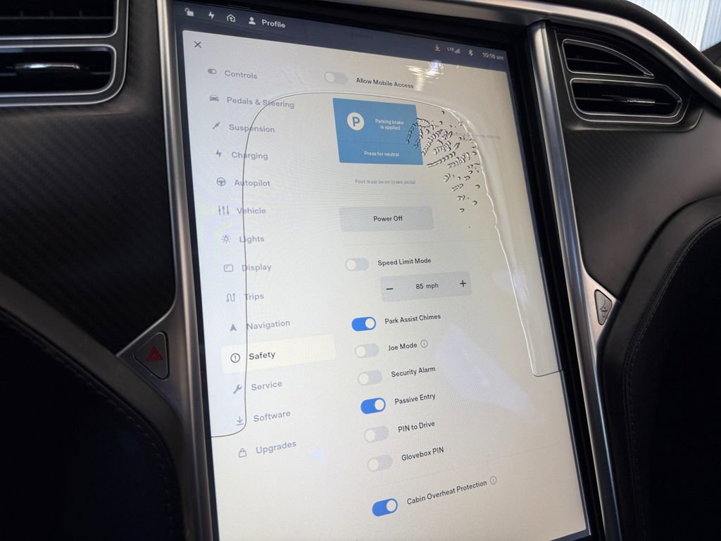 Used 2015 Tesla Model S 70D image 15