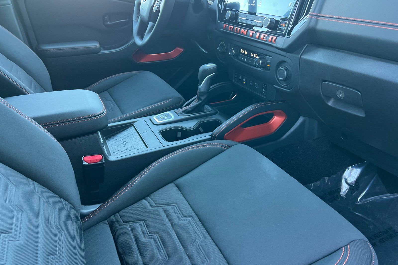 New 2026 Nissan Frontier PRO-4X w/ Pro-4x Convenience Package image 18