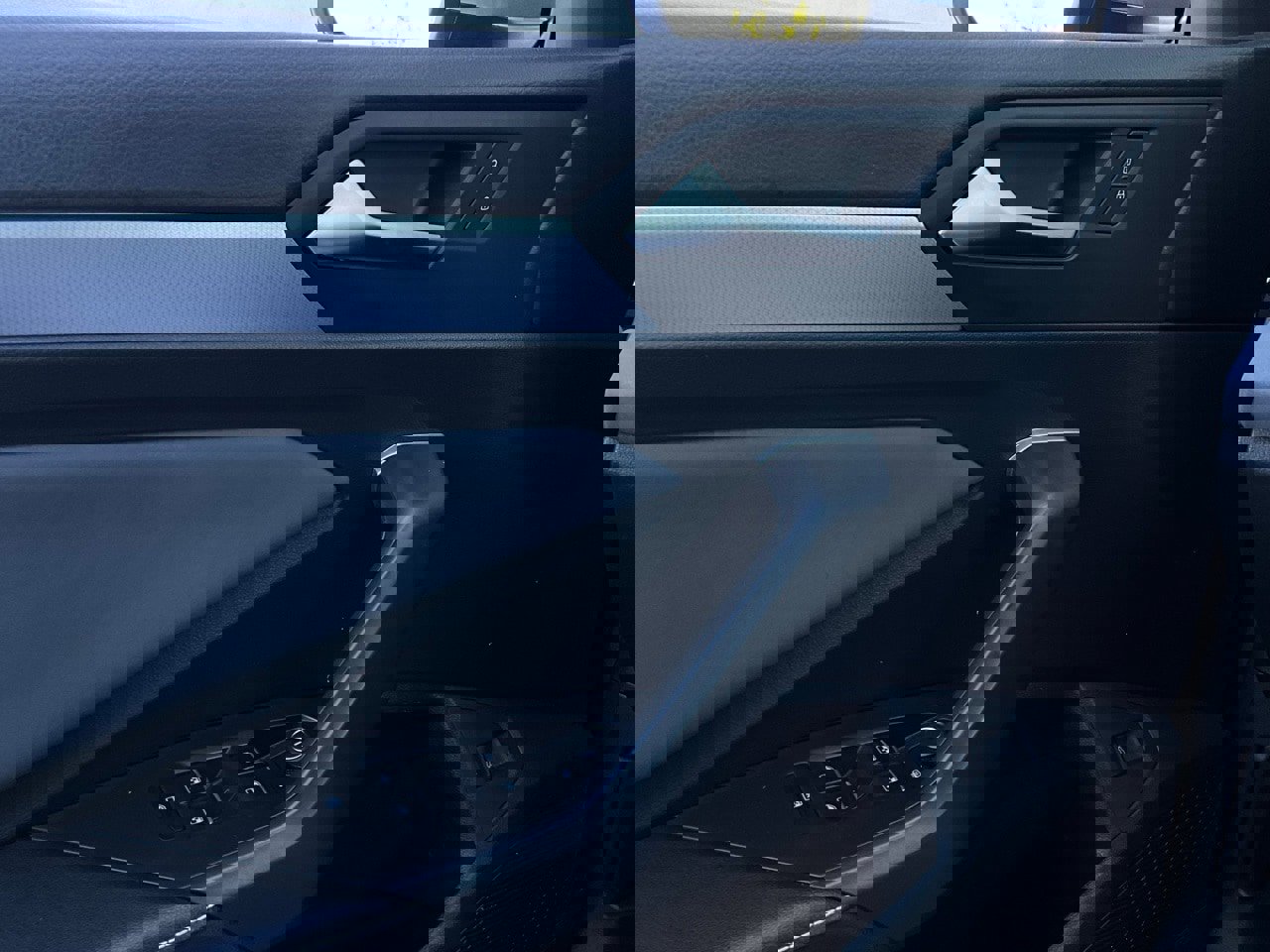 Used 2025 Volkswagen Jetta SE image 20