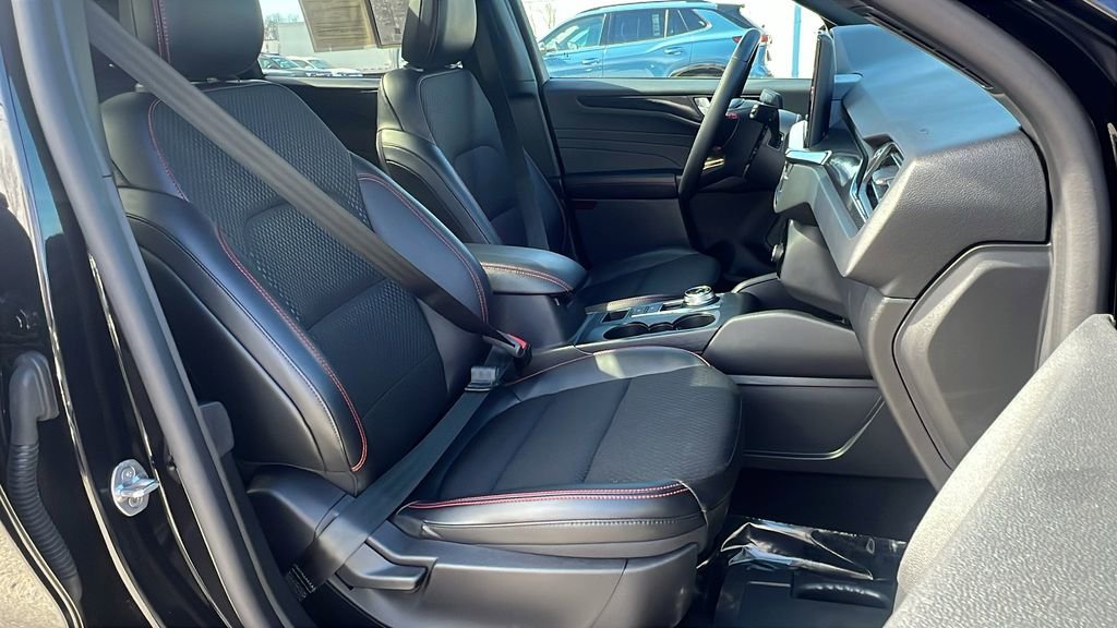 Used 2025 Ford Escape ST-Line w/ Tech Pack #1 image 11