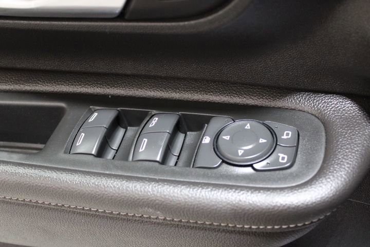 Certified 2022 GMC Terrain SLE w/ Driver Convenience Package image 19