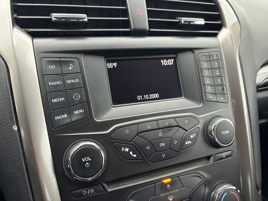 Used 2017 Ford Fusion SE w/ Equipment Group 201A FWD image 21