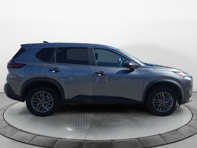 Used 2023 Nissan Rogue S AWD/4WD image 6