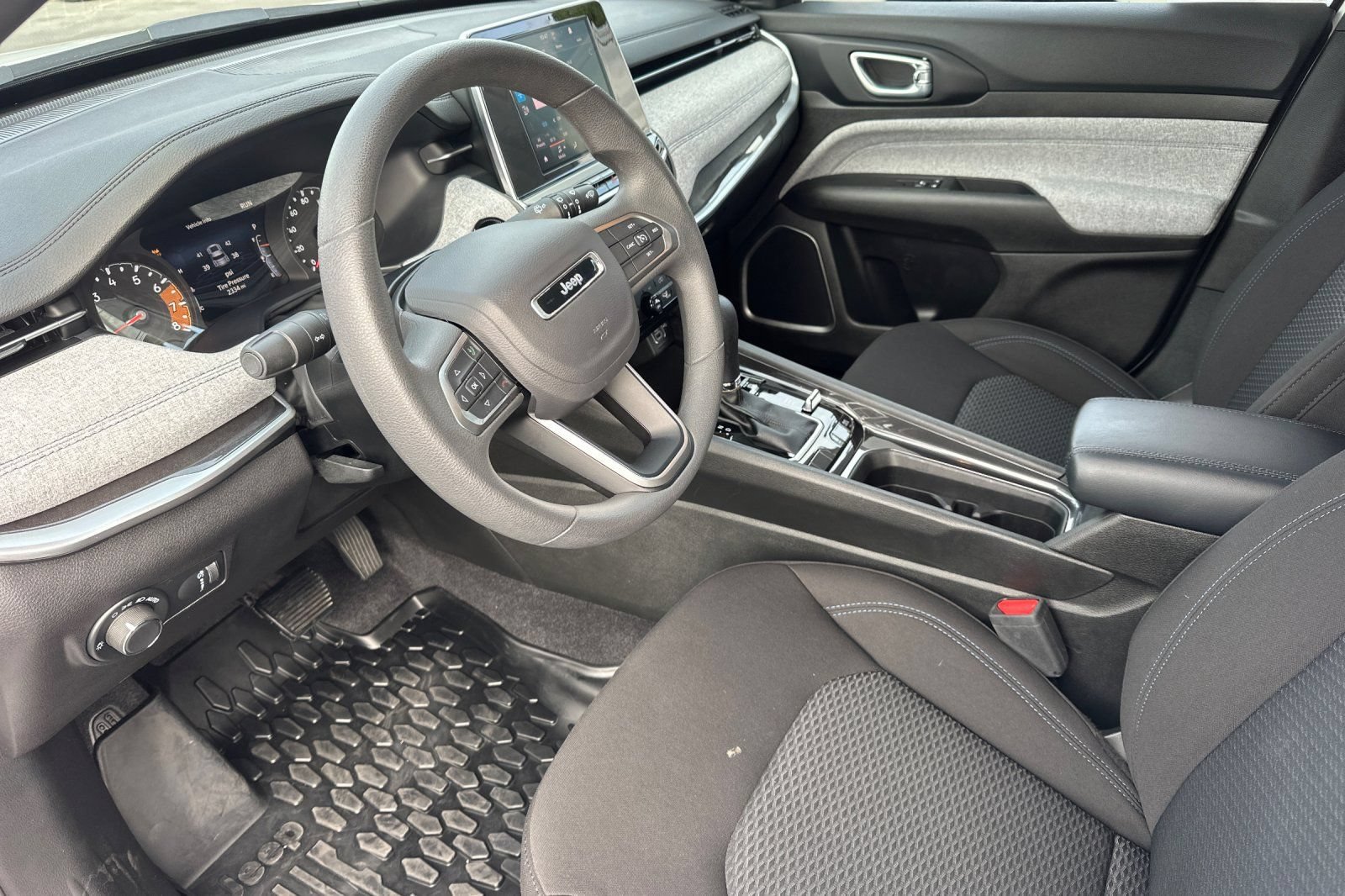Used 2025 Jeep Compass Sport AWD/4WD image 12