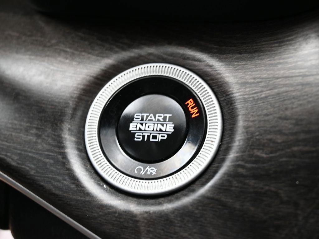 Used 2024 Jeep Grand Cherokee L Limited w/ Luxury Tech Group II image 21