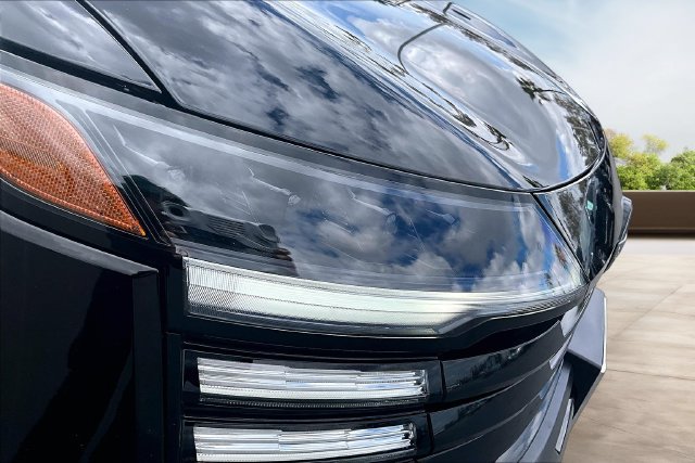 Certified 2025 Nissan Kicks SR FWD image 29