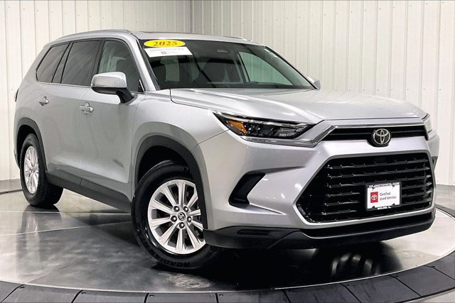 Certified 2025 Toyota Grand Highlander AWD image 3
