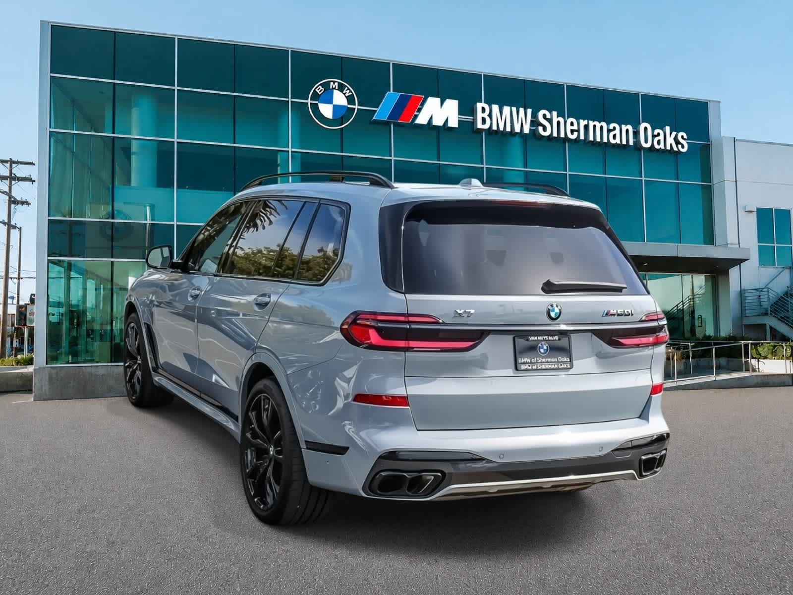 Used 2025 BMW X7 M60i AWD/4WD image 6