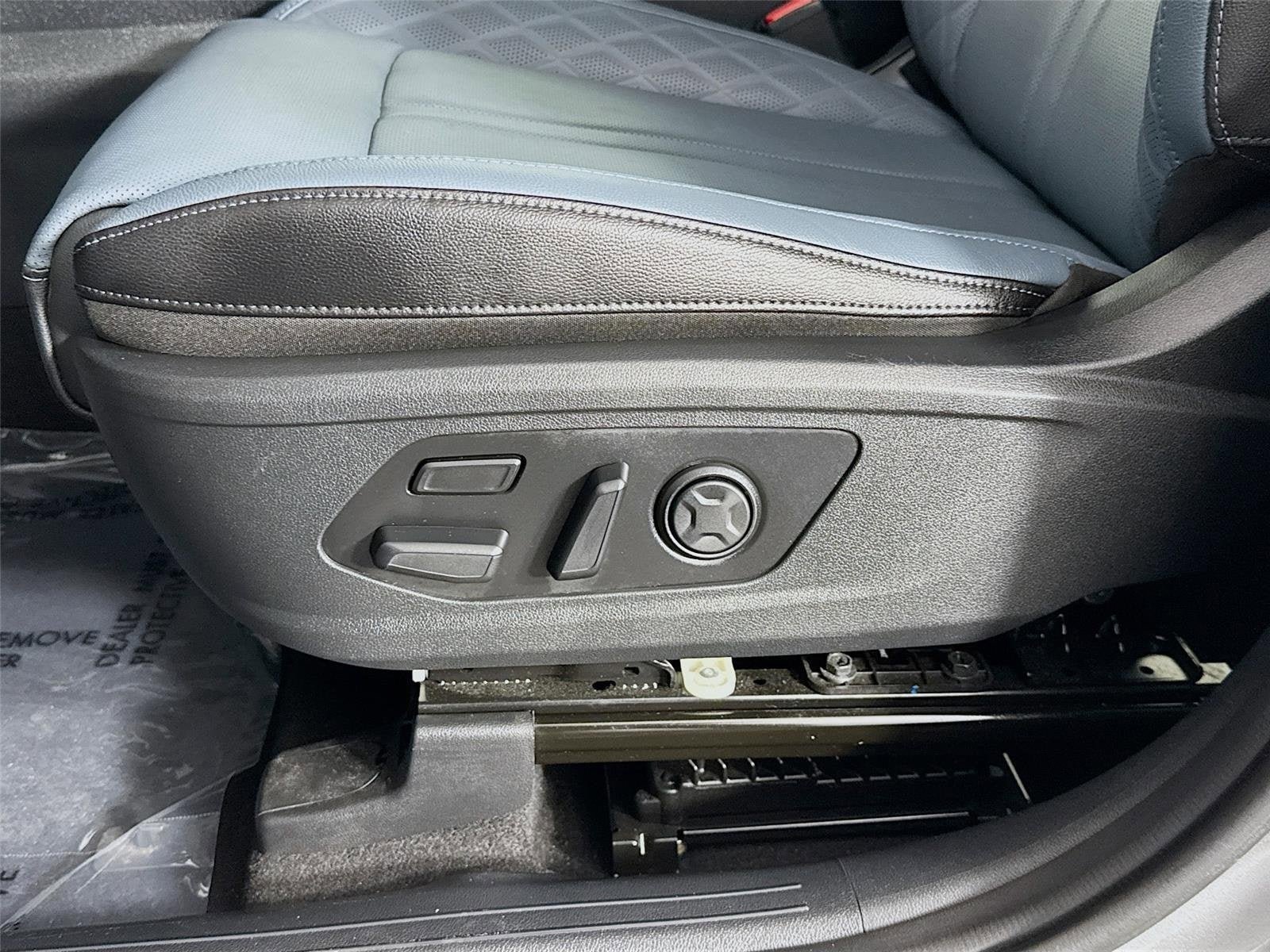 Certified 2025 Kia Sorento SX Prestige AWD/4WD image 22