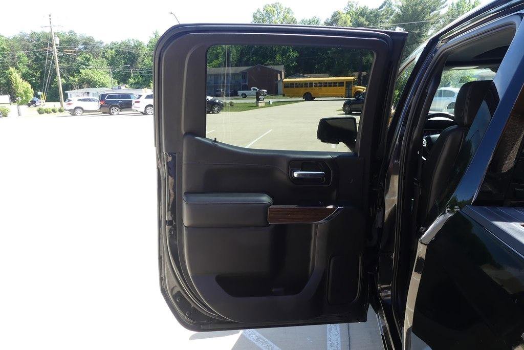 Used 2022 Chevrolet Silverado 1500 High Country w/ Technology Package AWD/4WD image 32