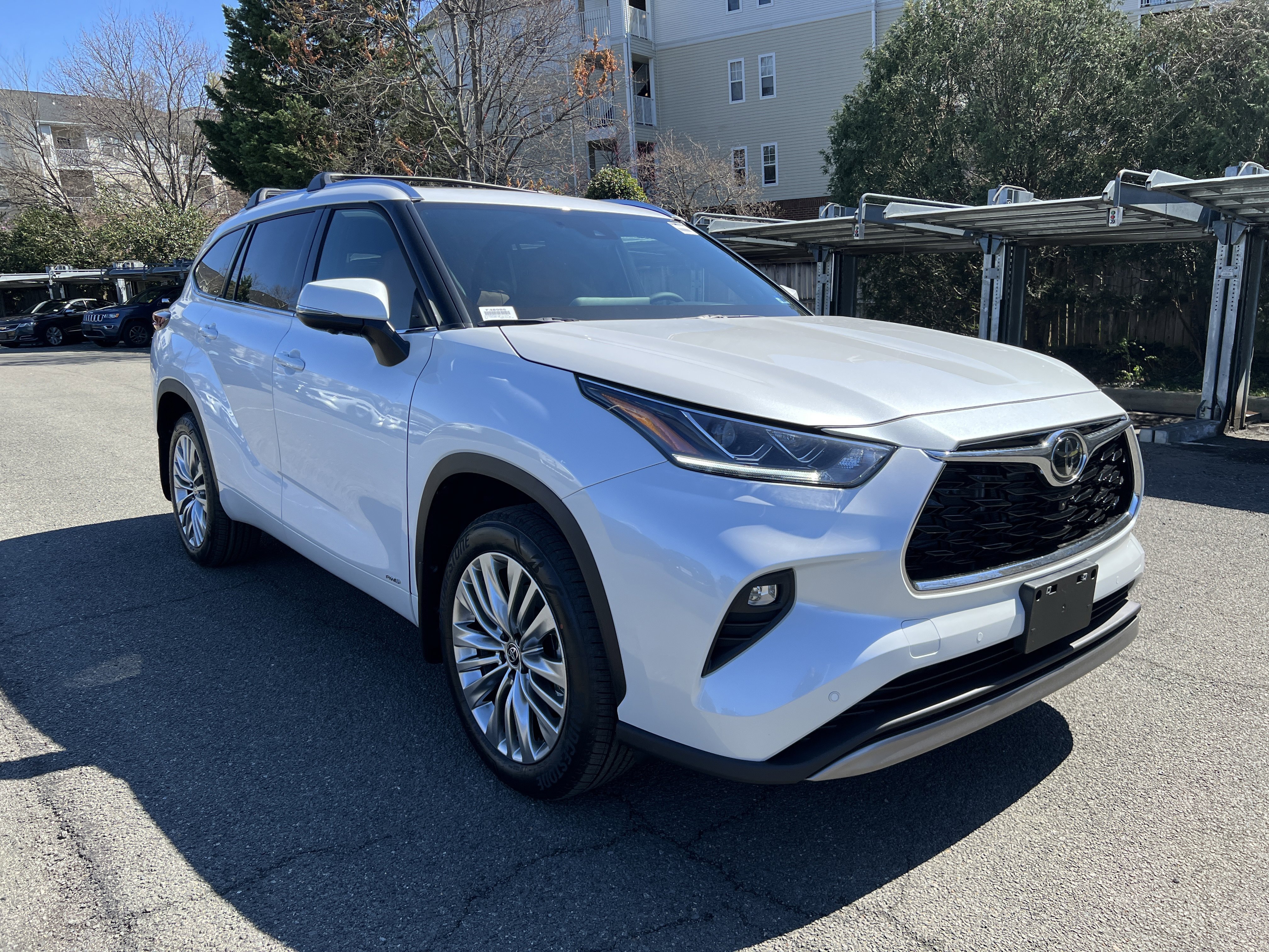 New 2026 Toyota Highlander Platinum image 3