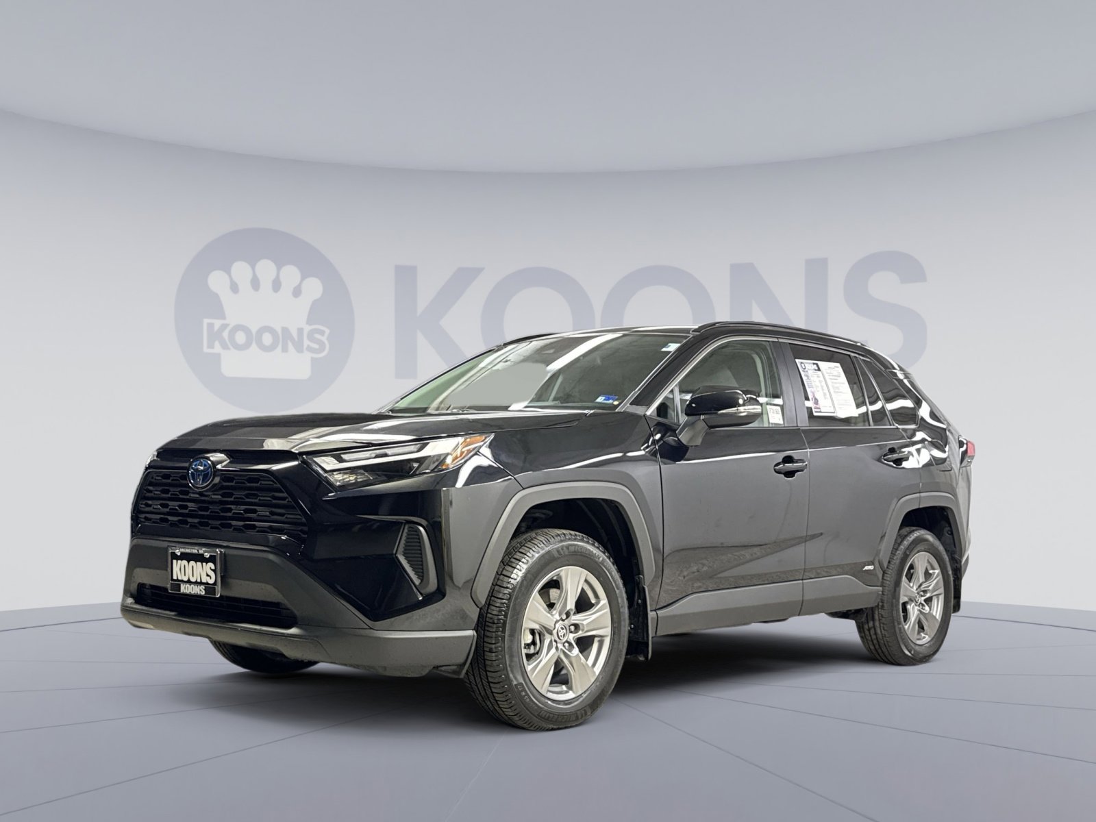 Used 2024 Toyota RAV4 XLE image 1