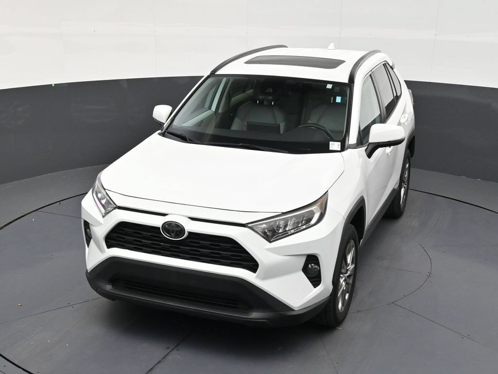 Used 2019 Toyota RAV4 XLE Premium FWD image 19