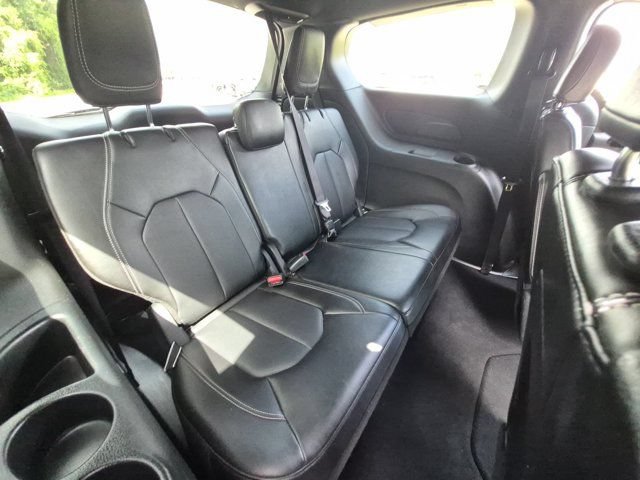 Used 2025 Chrysler Pacifica Select FWD image 29
