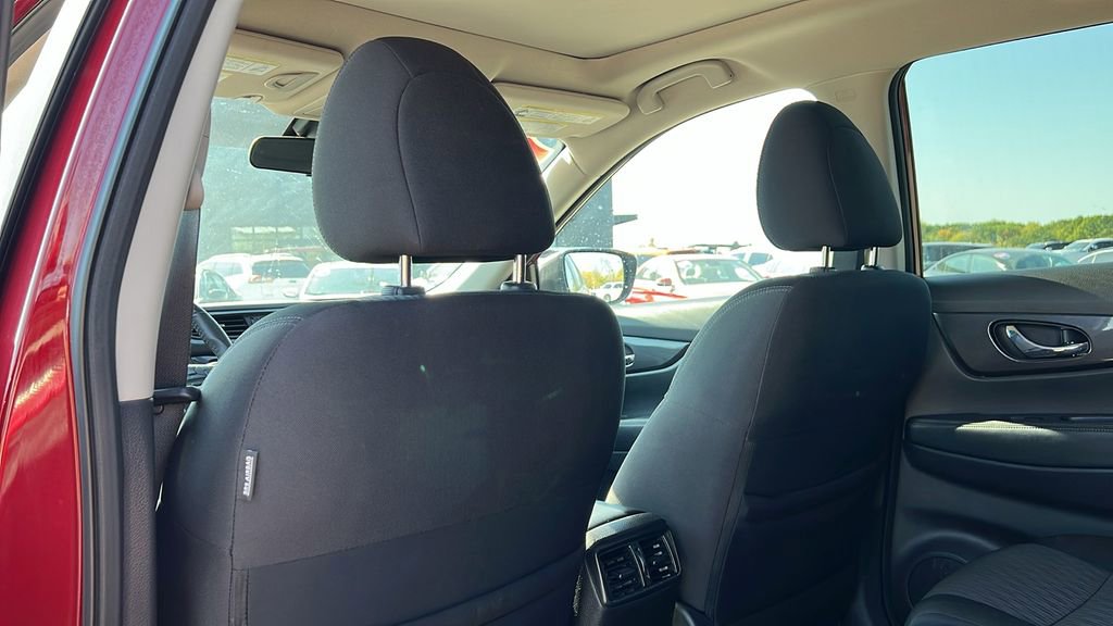 Used 2020 Nissan Rogue SV image 32