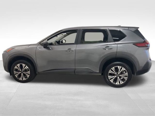 Used 2023 Nissan Rogue SV image 3