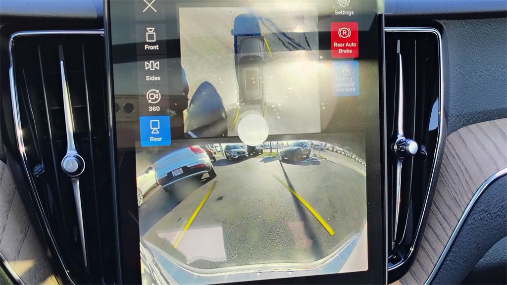 New 2026 Volvo XC60 B5 Plus w/ Protection Package Premier image 20