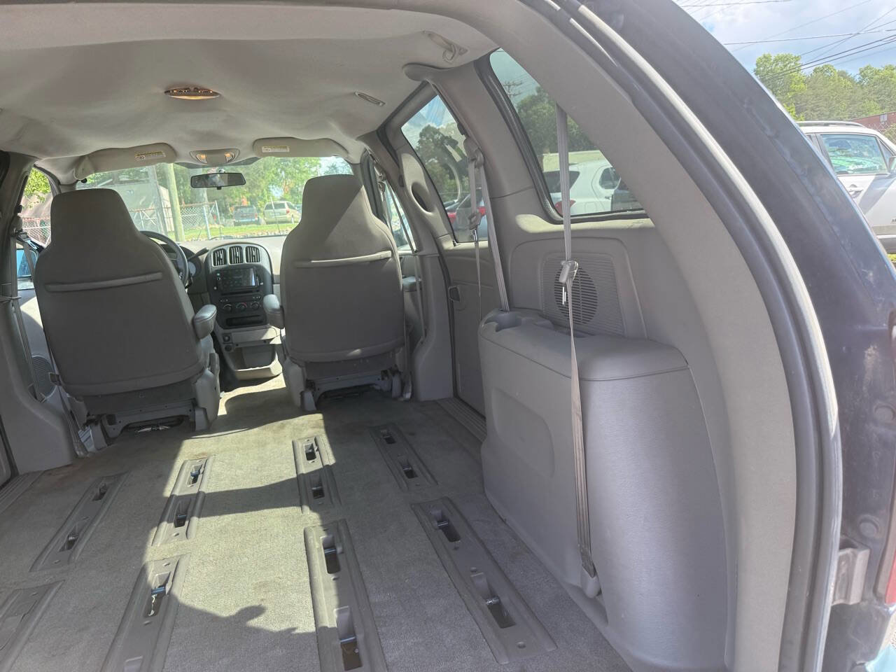 Used 2002 Dodge Caravan SE FWD image 18