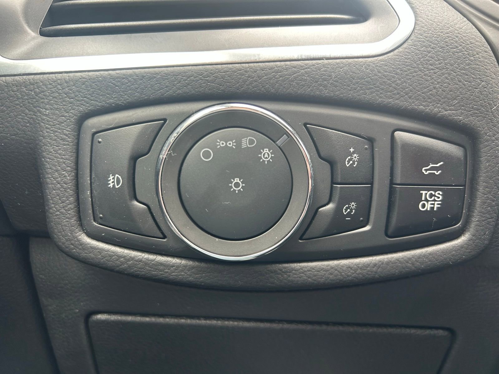 Used 2024 Ford Edge Titanium w/ Equipment Group 301A image 16