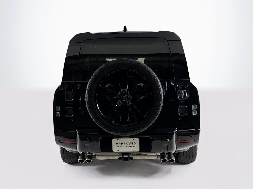 Used 2025 Land Rover Defender 130 V8 AWD/4WD image 4