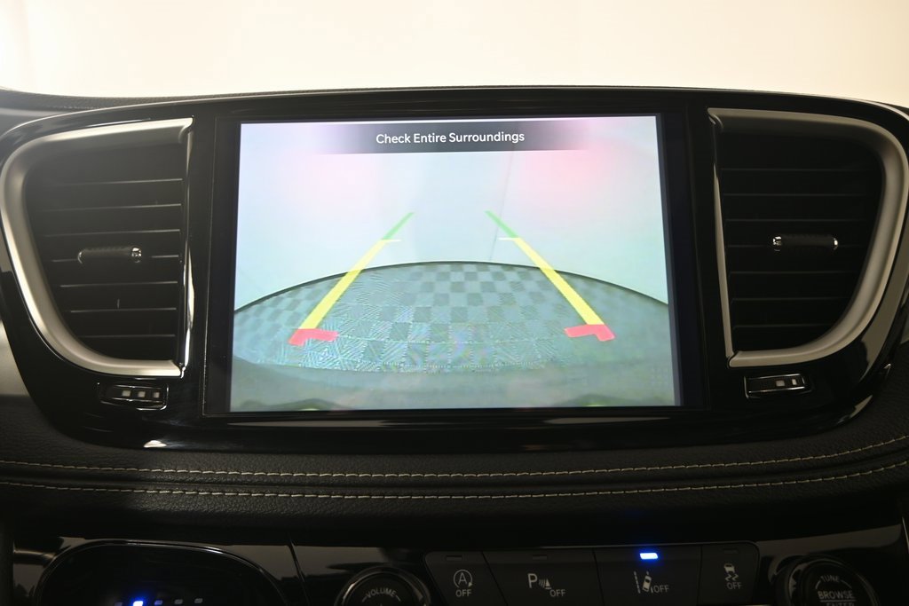 Used 2022 Chrysler Pacifica Touring-L w/ S Appearance Package image 31