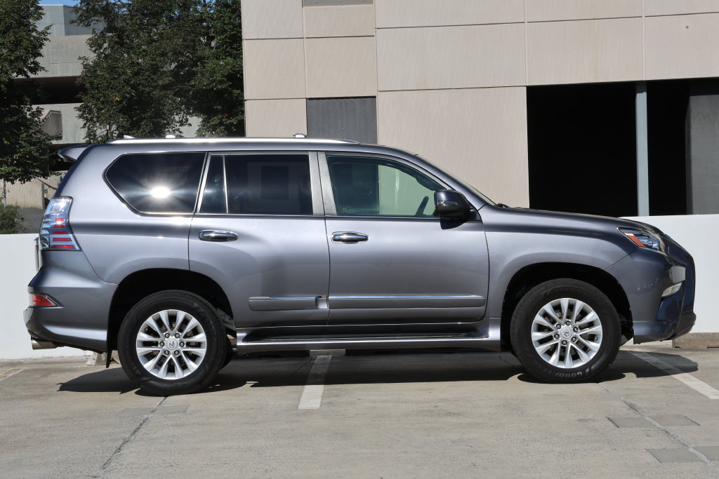 Used 2016 Lexus GX 460 w/ Premium Package AWD/4WD image 5