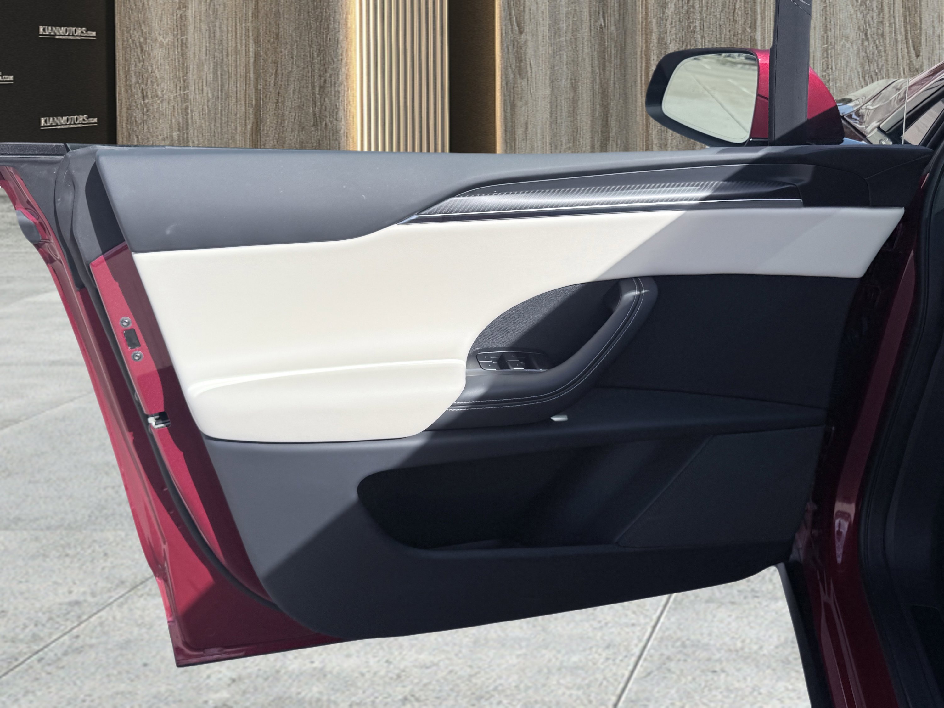 Used 2025 Tesla Model X Plaid image 31