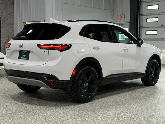 Certified 2022 Buick Envision Essence w/ Technology Package II AWD/4WD image 5