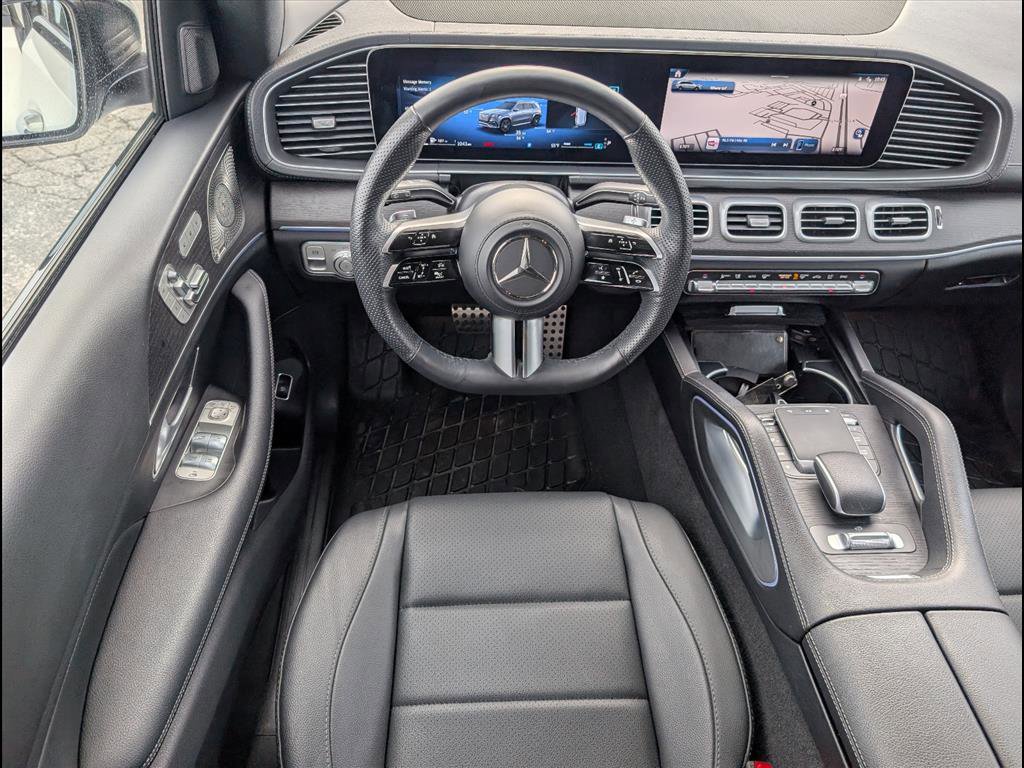 Used 2024 Mercedes-Benz GLS 450 4MATIC image 10