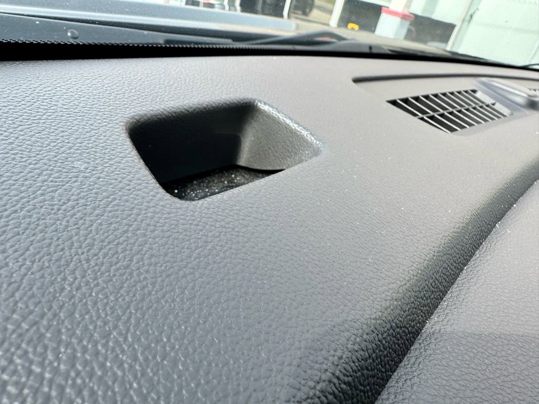 Used 2023 GMC Terrain SLT image 27