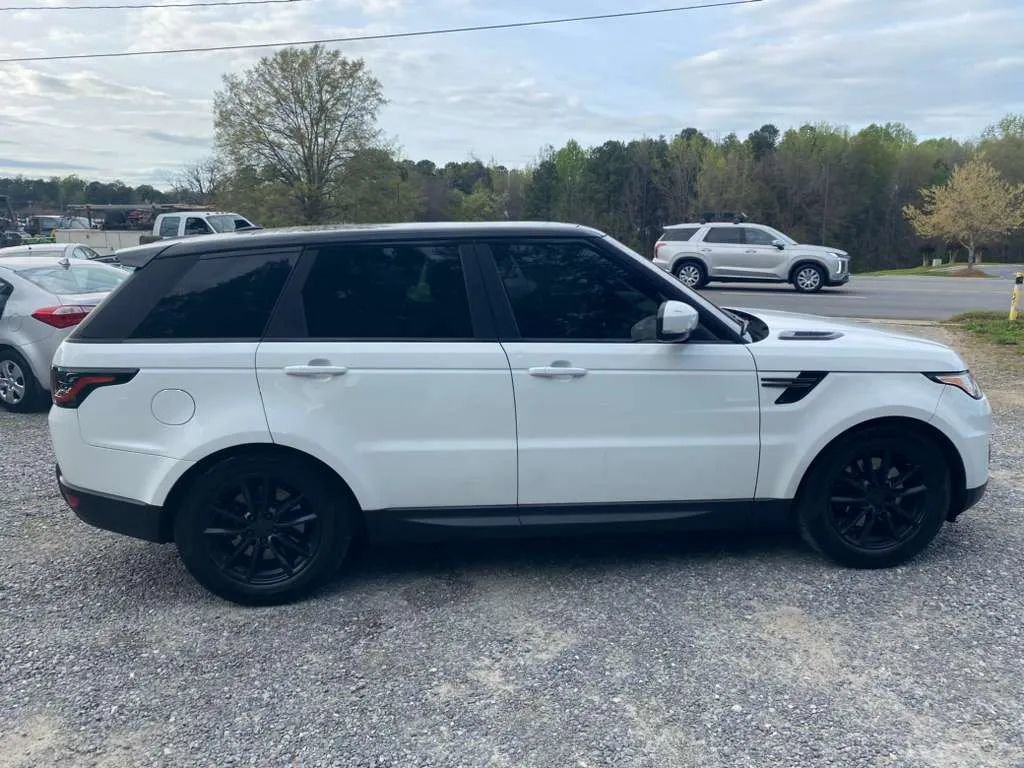 Used 2016 Land Rover Range Rover Sport SE image 6