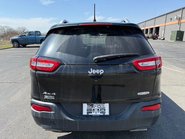 Used 2016 Jeep Cherokee Latitude w/ Cold Weather Group image 8