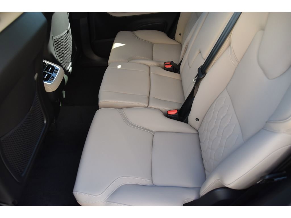 New 2026 Volvo XC90 B6 Plus w/ Protection Package Premier image 15