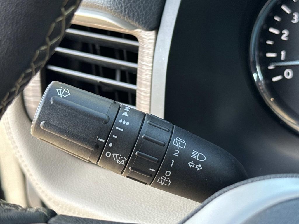 Used 2024 Ford Expedition Max Limited image 38