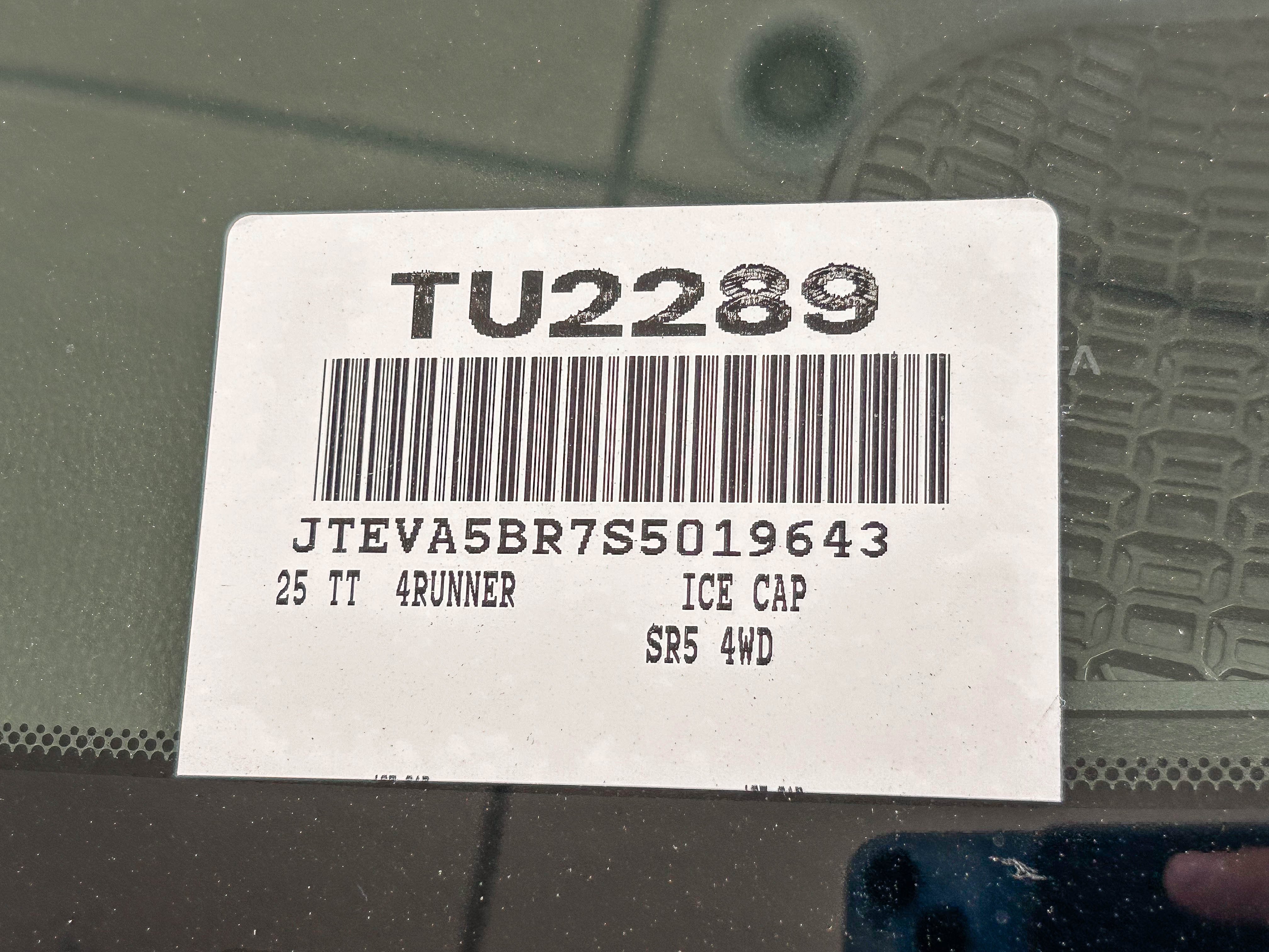 Used 2025 Toyota 4Runner SR5 AWD/4WD image 28