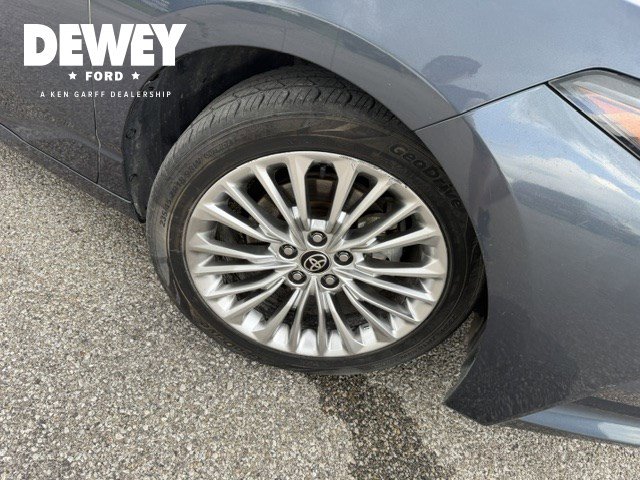 Used 2020 Toyota Avalon Limited w/ Advanced Safety Package FWD image 38