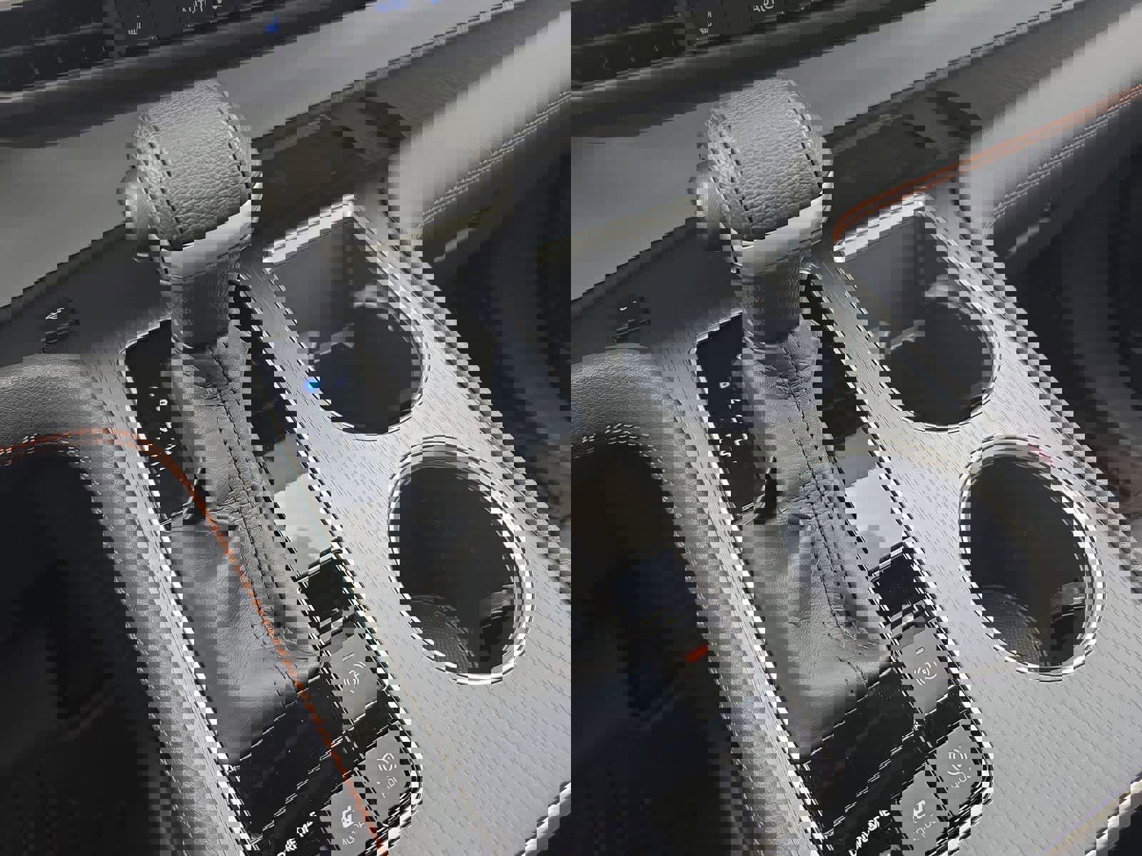 Used 2022 Toyota Sienna XSE w/ XSE Plus Package FWD image 33