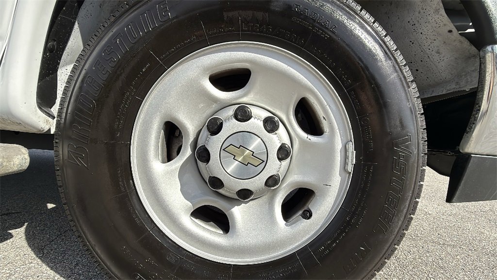 Used 2024 Chevrolet Express 2500 w/ Driver Convenience Package image 29