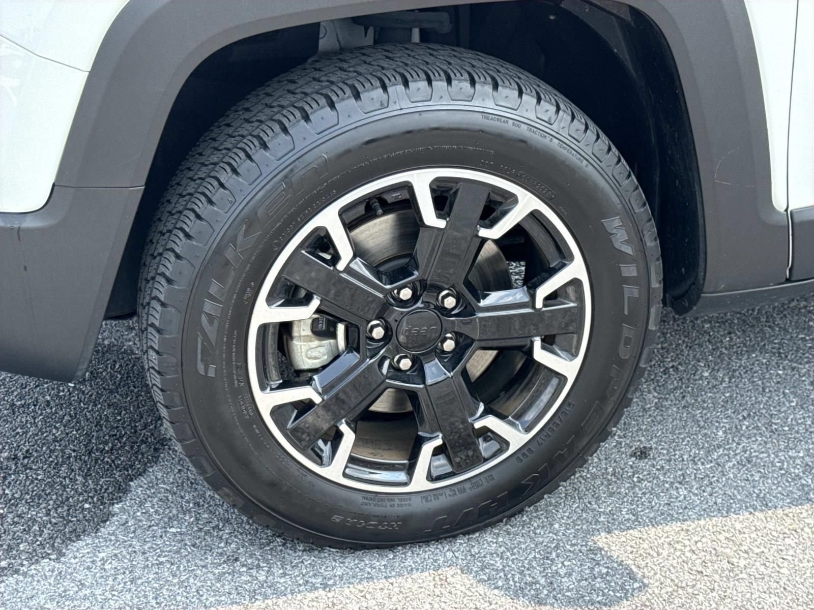Used 2023 Jeep Renegade Trailhawk AWD/4WD image 7